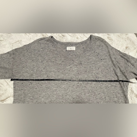 Lou & Grey Speckled Knit Cut Out Back Sweater - Picture 4 of 11